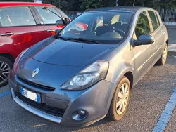 Blu/azzurro Usata 2011 Renault Clio III Dynamique Tre volumi | 4000 € (Cara)