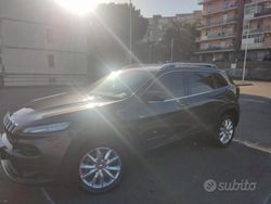 Usata 2016 Jeep Cherokee SUV | 15.500 € (Molto cara)