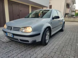 Usata 1999 VW Golf IV Tre volumi | 1500 € (Buon prezzo)