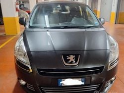 Grigio Usata 2011 Peugeot 5008 Active Monovolume | 2250 € (Ottimo prezzo)