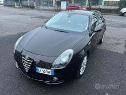 Nero Usata 2015 Alfa Romeo Giulietta Exclusive Tre volumi | 4600 € (Ottimo prezzo)