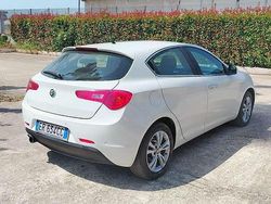 Usata 2013 Alfa Romeo Giulietta Business Due volumi | 4700 € (Ottimo prezzo)