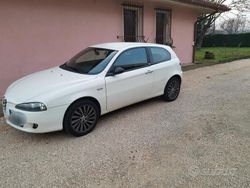 Bianco Usata 2008 Alfa Romeo 147 Due volumi | 2000 € (Buon prezzo)