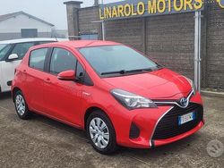 Rosso Usata 2016 Toyota Yaris Hybrid Active Tre volumi | 10.800 € (Ottimo prezzo)