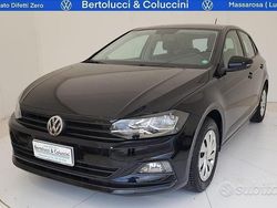 Nero metallizzato Usata 2018 VW Polo Comfortline Tre volumi | 12.600 € (Cara)