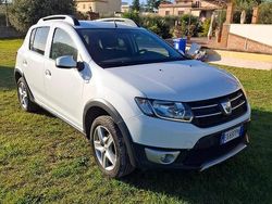 Bianco Usata 2014 Dacia Sandero Stepway Due volumi | 4000 € (Buon prezzo)