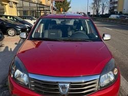 Rosso Usata 2012 Dacia Sandero Stepway Tre volumi | 4300 € (Buon prezzo)