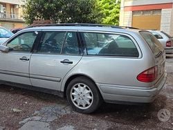 Grigio Usata 1998 Mercedes E200 Station wagon | 1500 € (Buon prezzo)