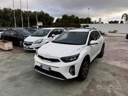 Bianco Usata 2023 Kia Stonic Style SUV | 15.500 € (Buon prezzo)