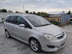 Grigio Usata 2008 Opel Zafira Monovolume | 3950 € (Buon prezzo)