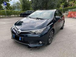 Usata 2015 Toyota Auris Active Tre volumi | 8300 € (Buon prezzo)