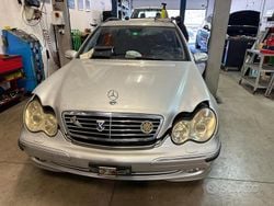 Usata 2004 Mercedes C270 Station wagon | 850 €
