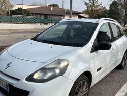 Bianco Usata 2011 Renault Clio GrandTour Luxe Station wagon | 2000 € (Buon prezzo)