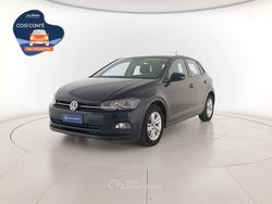 Nero perla Usata 2019 VW Polo Comfortline Tre volumi | 14.400 € (Cara)