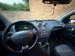 Grigio Usata 2007 Ford Fiesta Due volumi | 2650 €
