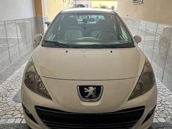 Bianco Usata 2011 Peugeot 207 Tre volumi | 3000 € (Buon prezzo)