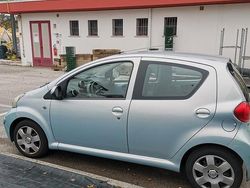 Blu Usata 2005 Toyota Aygo Due volumi | 1100 €