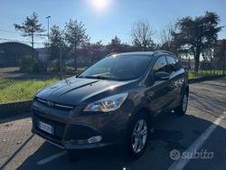 Grigio metallizzato Usata 2015 Ford Kuga SUV | 8500 € (Ottimo prezzo)