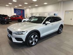 Grigio Usata 2019 Volvo V60 CC Station wagon | 23.700 € (Buon prezzo)