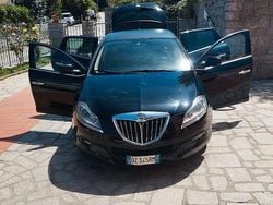 Nero Usata 2010 Lancia 2000 Tre volumi | 6000 €
