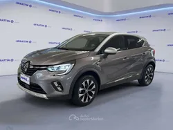 Grigio cassiopea + grigio magn Usata 2023 Renault Captur Techno SUV | 16.890 € (Buon prezzo)