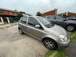 Grigio Usata 2003 Toyota Yaris Sol Due volumi | 1800 € (Buon prezzo)