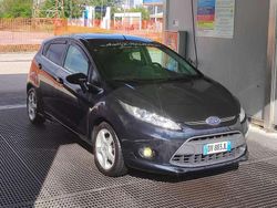 Nero Usata 2009 Ford Fiesta Titanium Tre volumi | 3500 € (Buon prezzo)