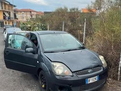 Grigio Usata 2007 Ford Fiesta Due volumi | 1000 € (Super prezzo)