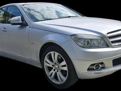 Usata 2007 Mercedes C180 Avantgarde Tre volumi | 7400 € (Molto cara)