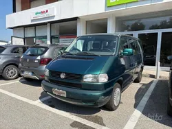 Verde Usata 1996 VW Caravelle Monovolume | 8400 €