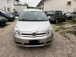 Grigio Usata 2006 Toyota Corolla Verso Monovolume | 2200 € (Ottimo prezzo)