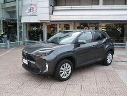 Grigio scuro Usata 2022 Toyota Yaris Cross Business Edition SUV | 22.900 € (Buon prezzo)