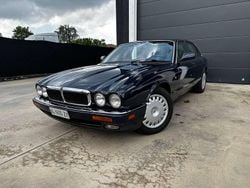 Blu/azzurro Usata 1996 Jaguar XJ6 Tre volumi | 5990 €