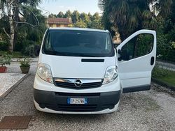 Bianco Usata 2012 Opel Vivaro Monovolume | 6800 € (Buon prezzo)