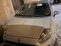 Grigio Usata 2014 Fiat Punto Lounge Tre volumi | 3600 € (Ottimo prezzo)