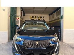 Nero Usata 2022 Peugeot 2008 Allure SUV | 14.800 € (Buon prezzo)