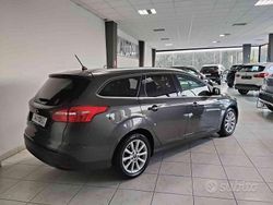 Grigio scuro Usata 2017 Ford Focus Titanium Station wagon | 5900 € (Buon prezzo)