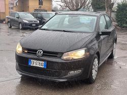 Nero Usata 2013 VW Polo Comfortline Tre volumi | 5300 € (Buon prezzo)