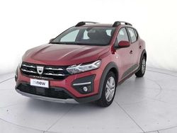 Rosso fusion Usata 2022 Dacia Sandero Comfort Tre volumi | 12.900 € (Buon prezzo)