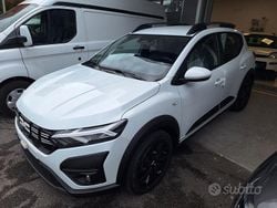 Bianco Nuova 2025 Dacia Sandero Expression Tre volumi | 16.400 € (Buon prezzo)