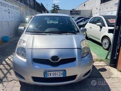 Grigio Usata 2009 Toyota Yaris Sol Tre volumi | 3000 € (Super prezzo)