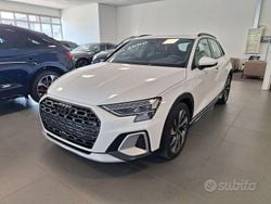 Bianco Nuova 2025 Audi A3 Business Tre volumi | 37.200 € (Super prezzo)