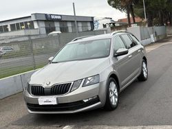 Argento Usata 2017 Skoda Octavia G-TEC Executive Station wagon | 6500 €