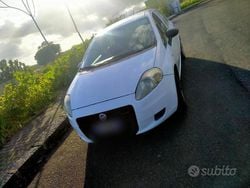 Bianco Usata 2007 Fiat Grande Punto Due volumi | 2500 €