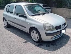 Giallo Usata 2004 Renault Clio II Dynamique Tre volumi | 1500 € (Buon prezzo)