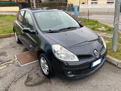 Grigio Usata 2009 Renault Clio II Tre volumi | 2500 € (Ottimo prezzo)