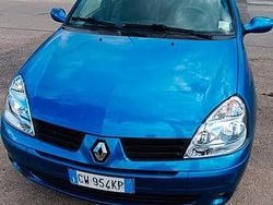 Usata 2005 Renault Clio II Tre volumi | 2800 €