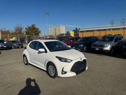 Bianco Usata 2023 Toyota Yaris Active Due volumi | 13.990 € (Buon prezzo)