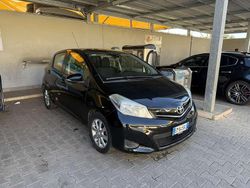 Usata 2012 Toyota Yaris Active Tre volumi | 5999 € (Buon prezzo)