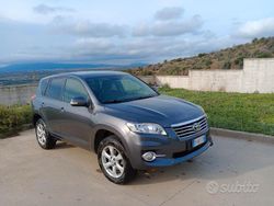 Usata 2011 Toyota RAV4 SUV | 9000 € (Cara)
